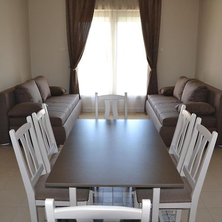 Apartamento Aranyszarvas Panzió Exterior foto