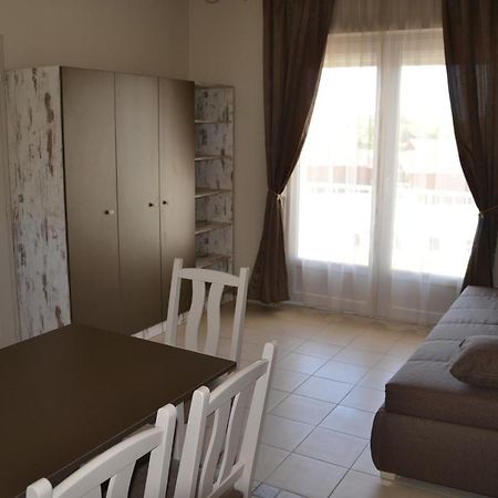Apartamento Aranyszarvas Panzió Exterior foto