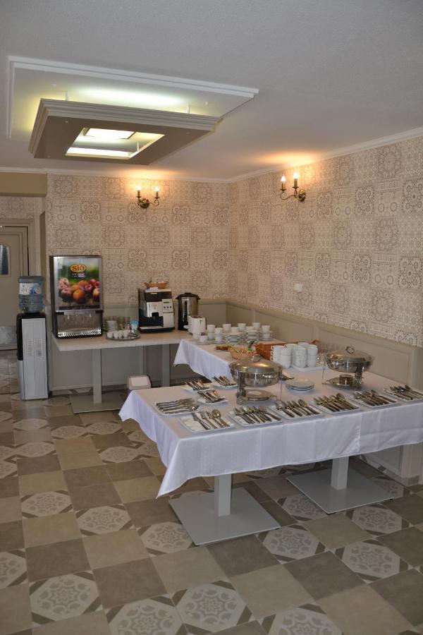Apartamento Aranyszarvas Panzió Exterior foto