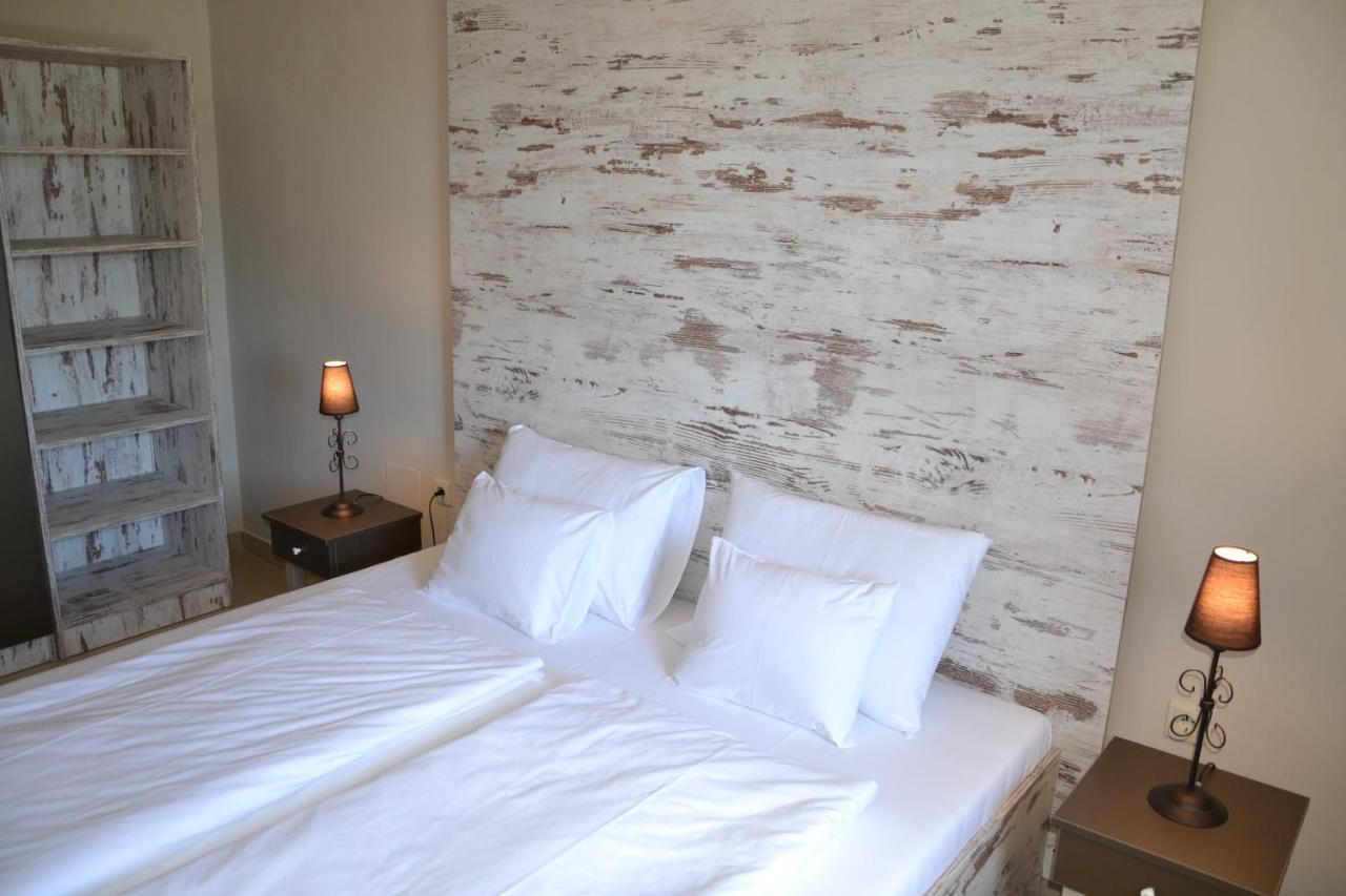 Apartamento Aranyszarvas Panzió Exterior foto
