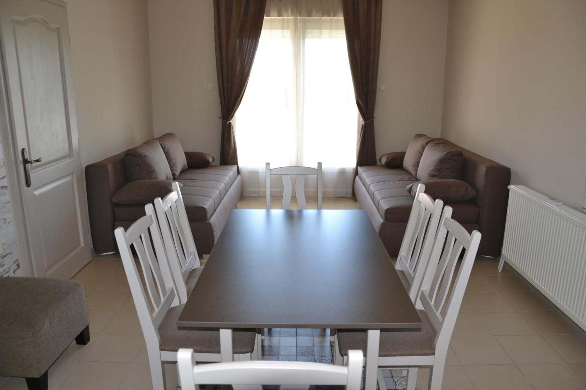 Apartamento Aranyszarvas Panzió Exterior foto