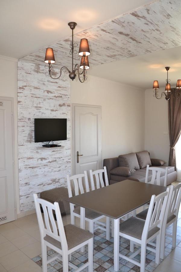 Apartamento Aranyszarvas Panzió Exterior foto