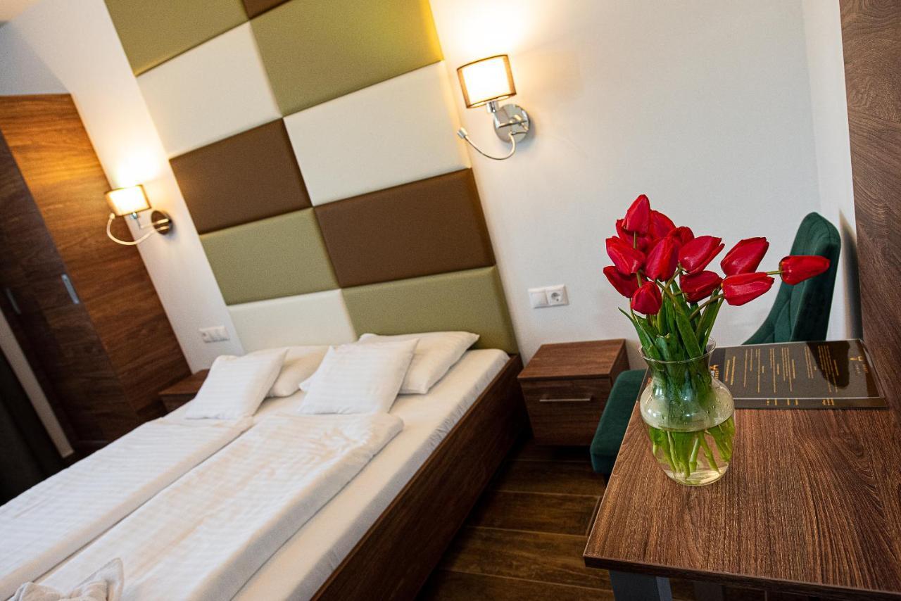 Apartamento Aranyszarvas Panzió Exterior foto