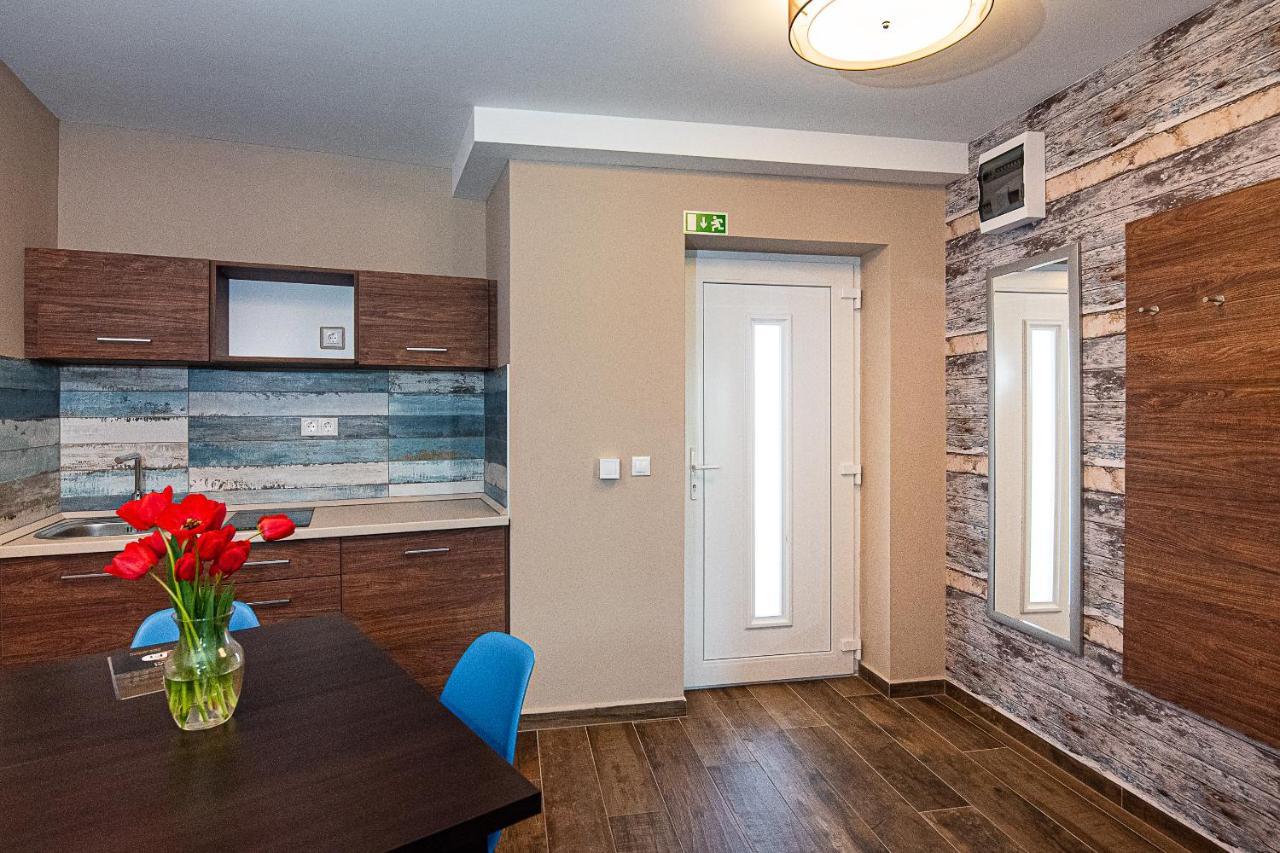 Apartamento Aranyszarvas Panzió Exterior foto